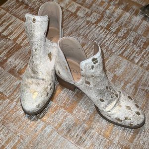 Coconuts by Matisse Booties